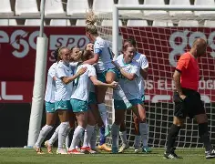 加拿大队女足队员因恶意犯规受到警告(加拿大队女足队员因恶意犯规受到警告怎么办)