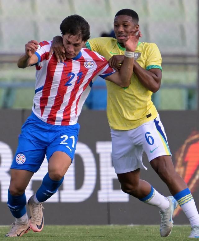 南美球队在强敌面前顽强拼搏，披荆斩棘的简单介绍