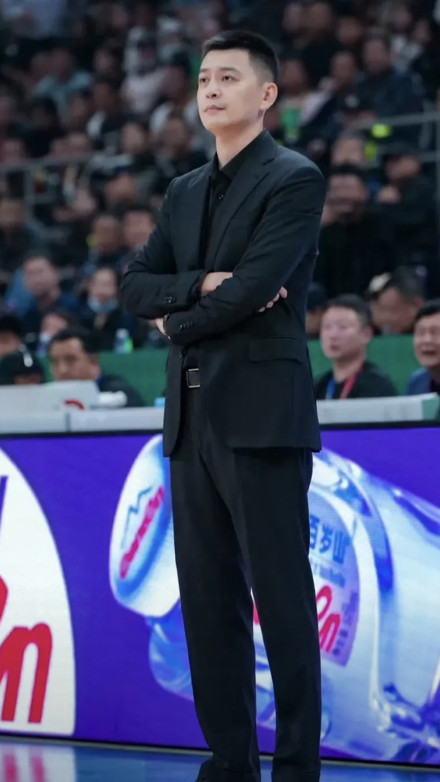 关于浙江队在CBA季后赛中打出高光操作，被誉为教练席炸锅的信息