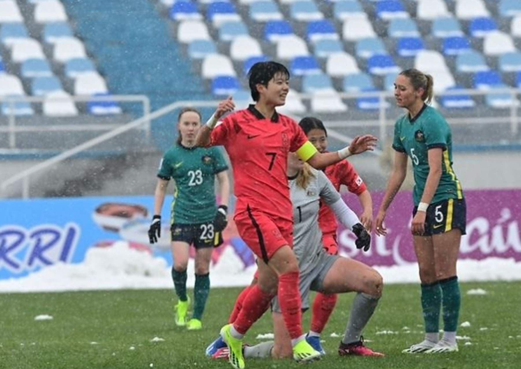 aoa体育体育在线登录-亚洲女足比赛热议正酣精彩绝伦