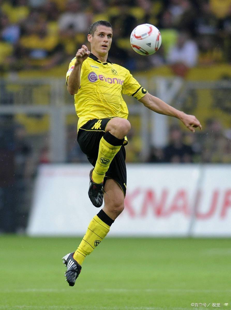关于多特蒙德客场绝杀奥格斯堡，豪取三分的信息