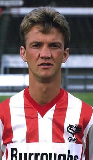 荷兰国家队主帅范加尔紧急下课