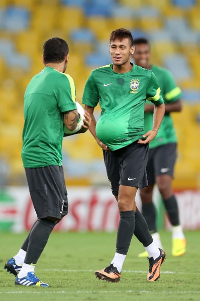 包含巴西队备战全力备战，坚定追求胜利的词条