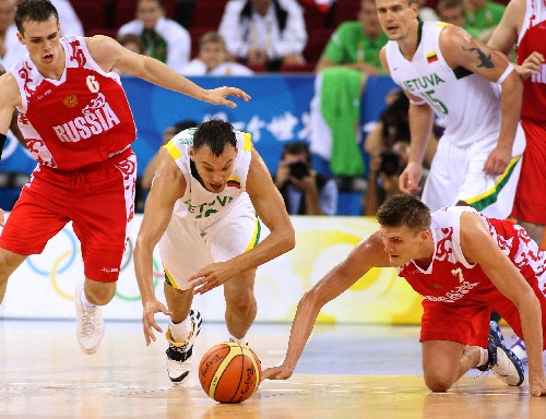 包含俄罗斯队在比赛中险胜对手，实现晋级的词条