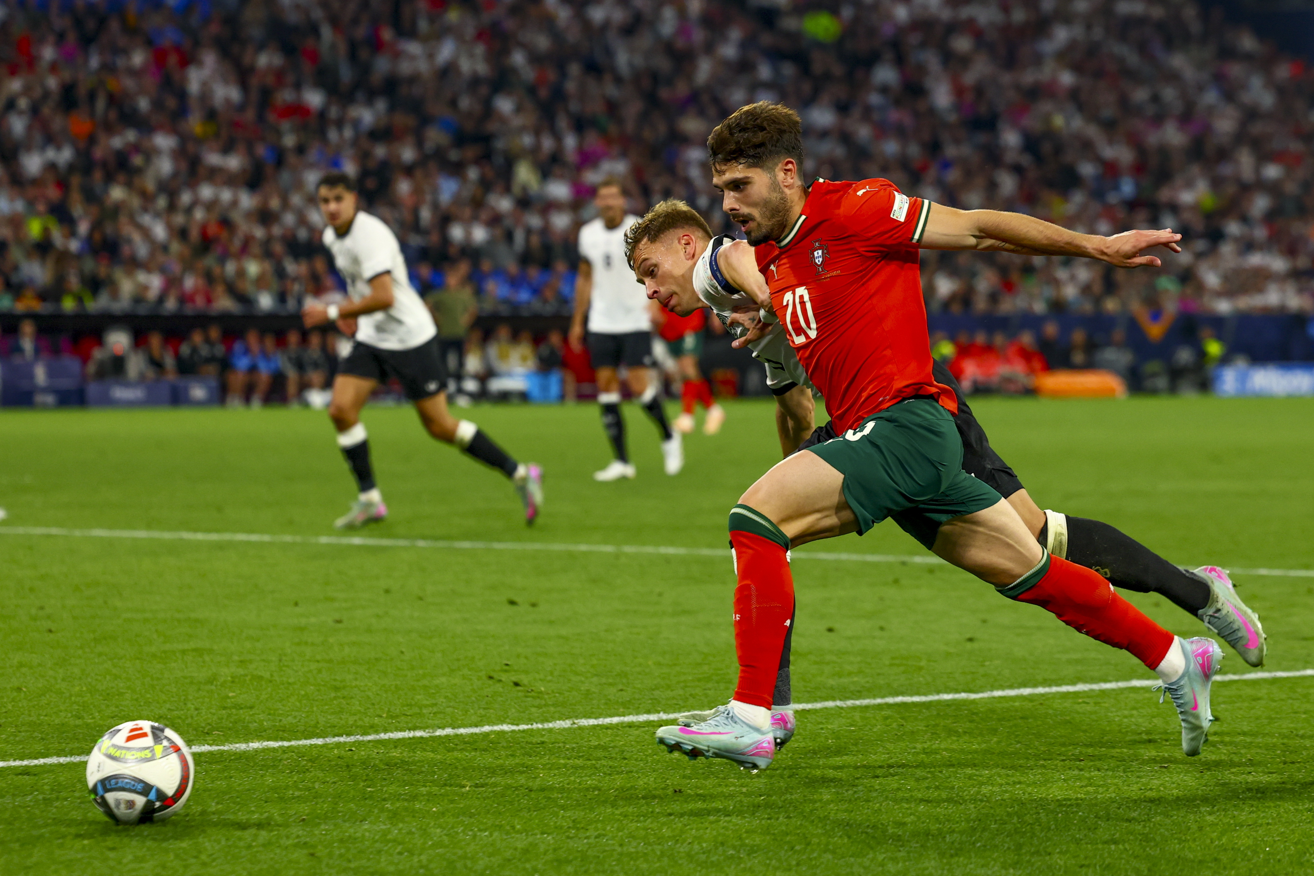 aoa体育体育官网-葡萄牙队遗憾告终，欧预赛未能晋级下一阶段的简单介绍