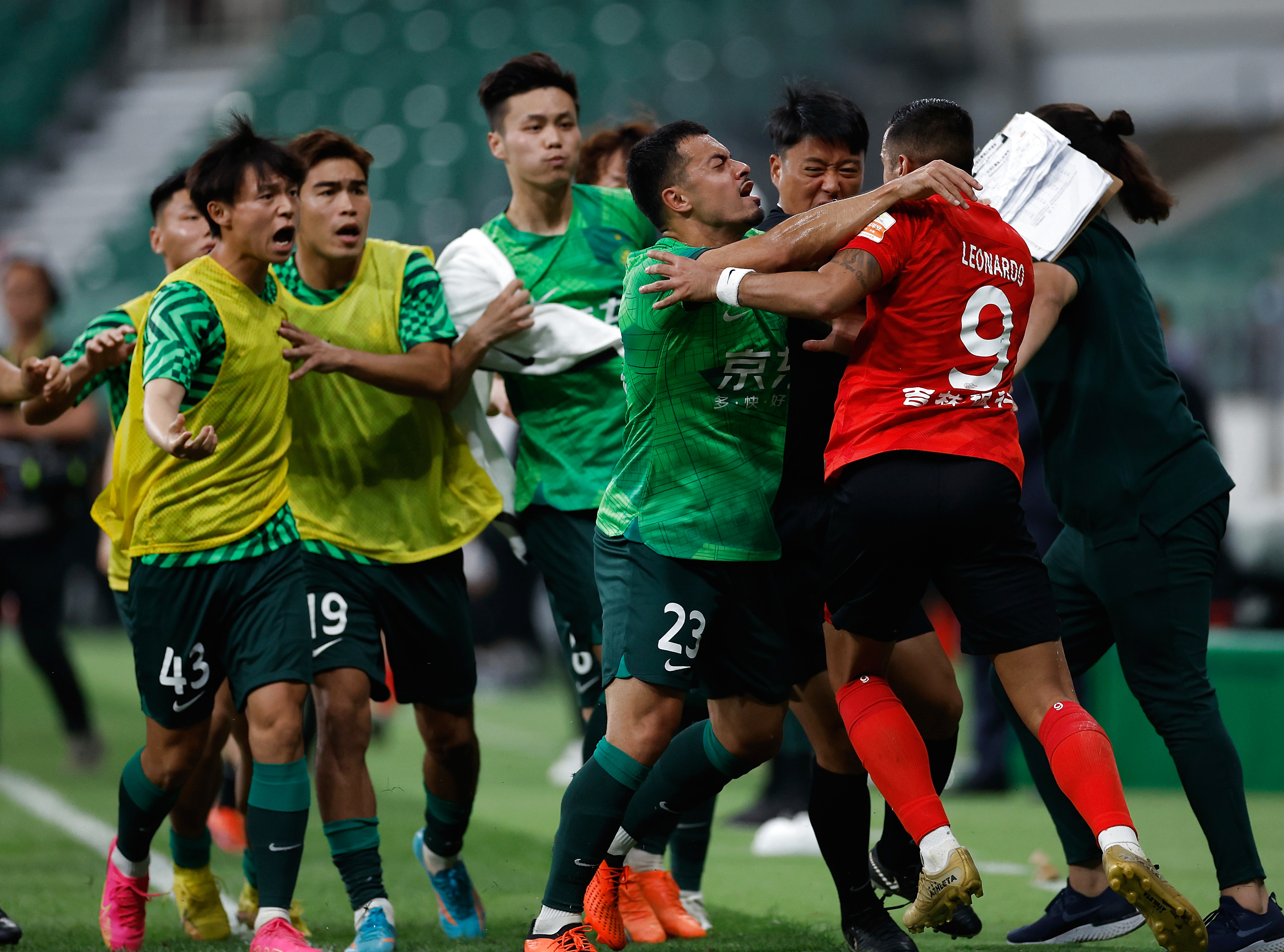 包含天津天海再次迎战长春亚泰，想要夺得胜利的词条