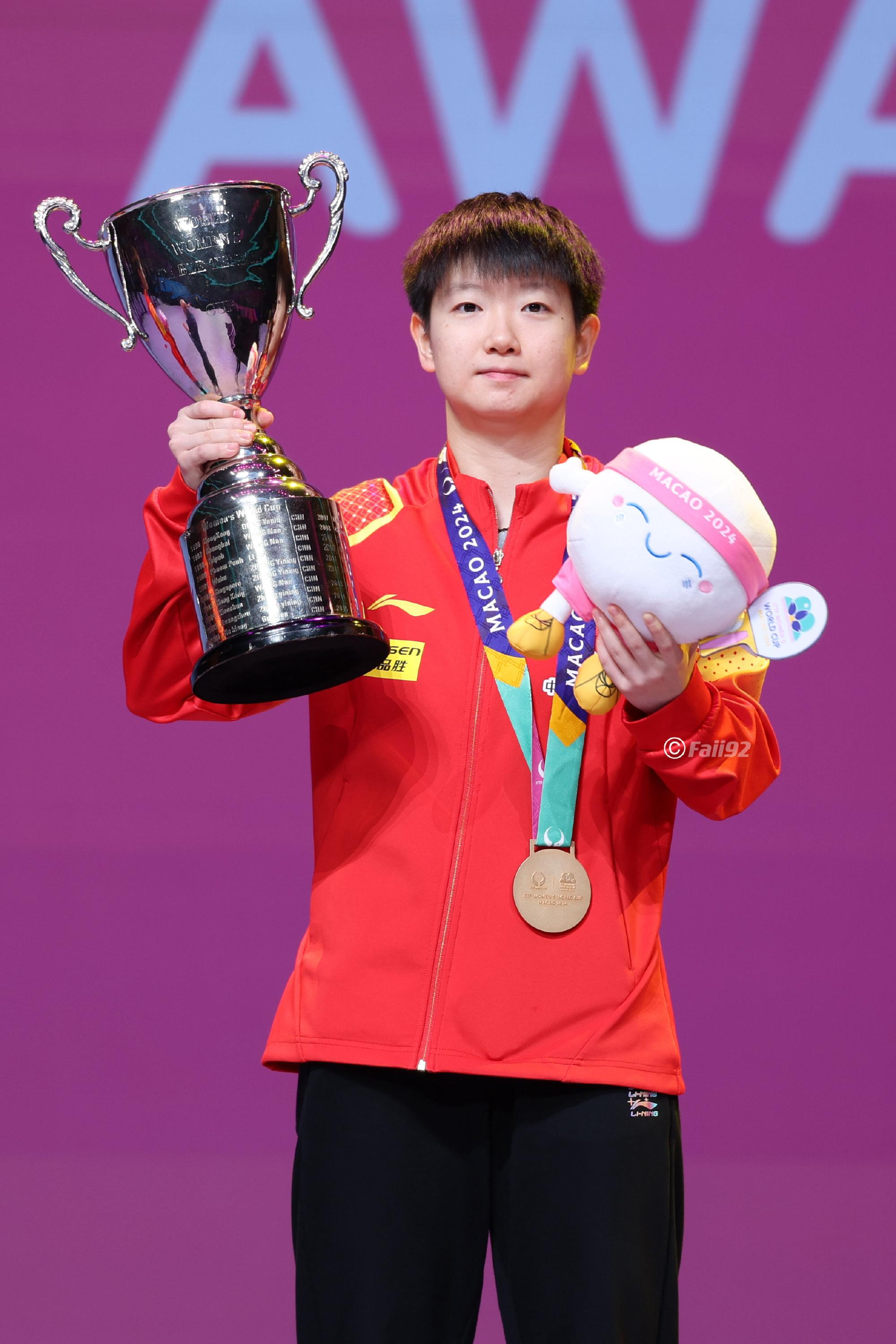 新加坡运动员勇夺奖牌，表现亮眼