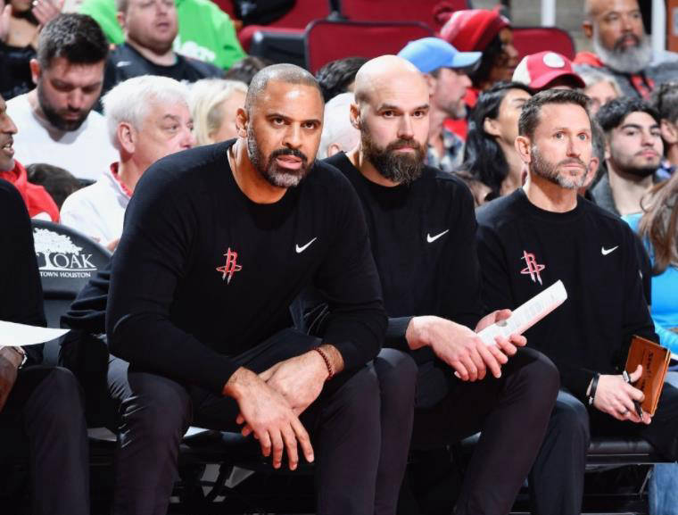 火箭球星在社交媒体分享训练日常，网友点赞不断的简单介绍