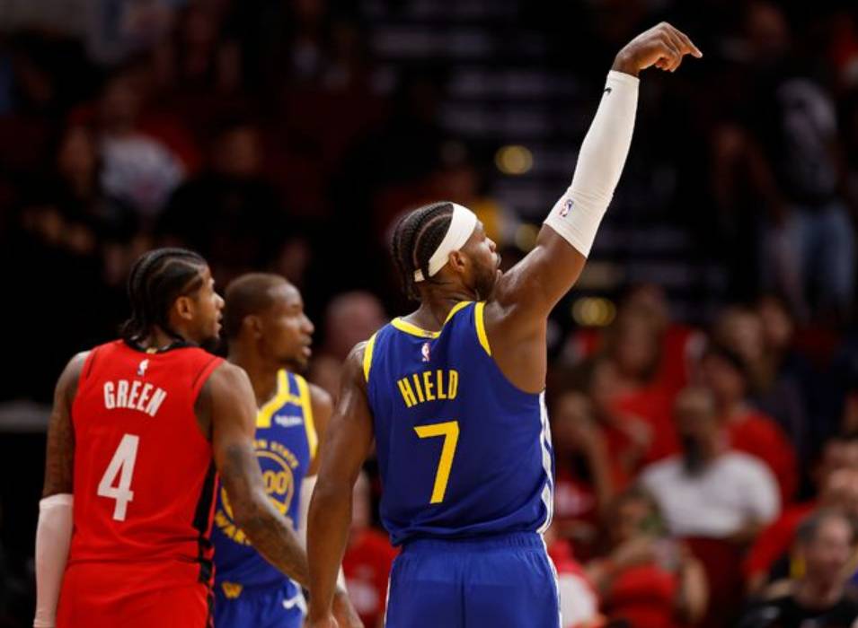 aoa体育体育亚洲官网-火箭队外线射手连续命中三分球帮助球队取得胜利的简单介绍