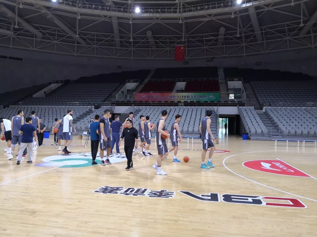 关于球队合练赛迎接挑战，获得实战经验的信息