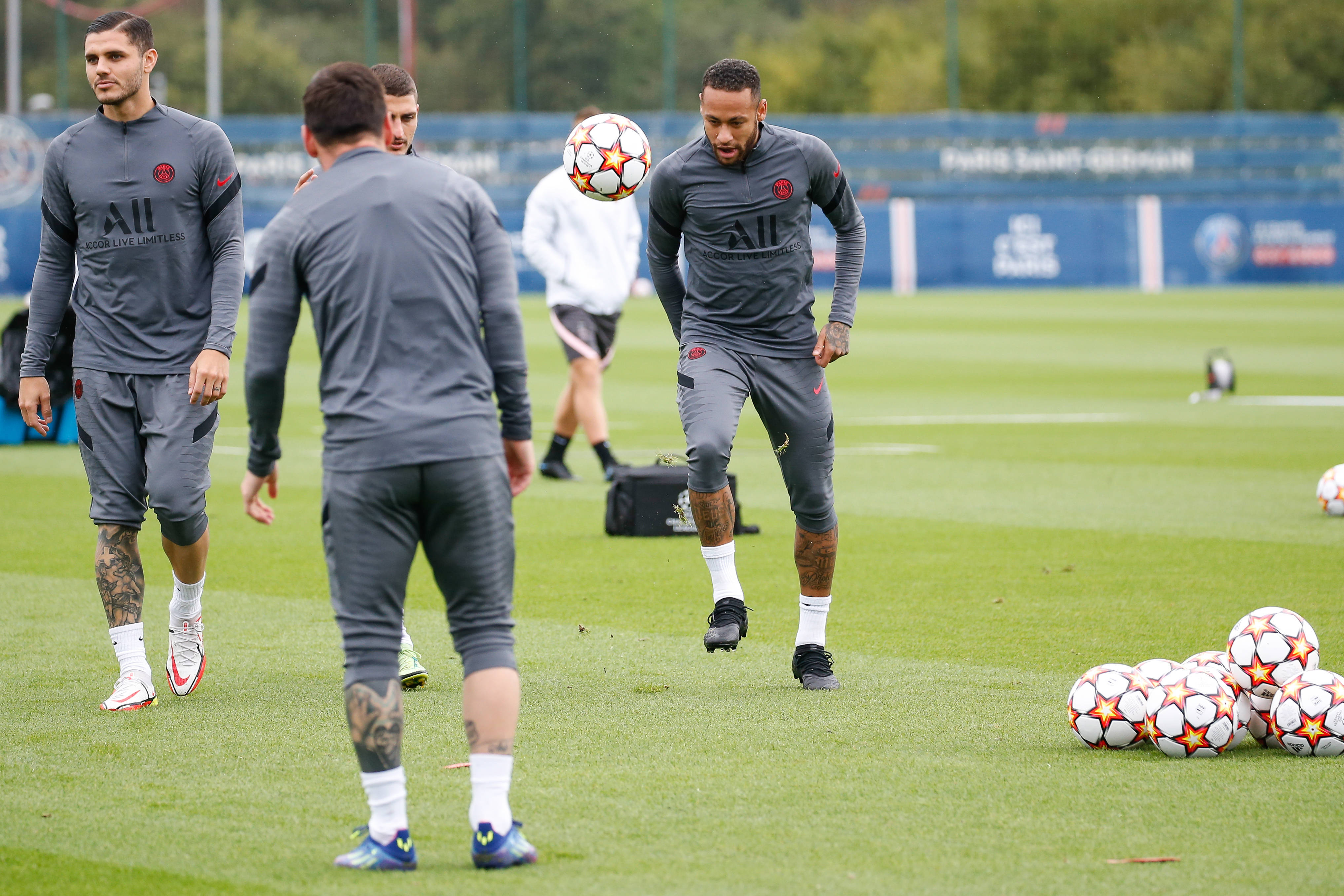 关于意甲球队日常训练视频曝光，专注比赛细节的信息